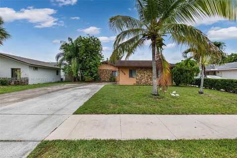 7606 SW 8th Ct, North Lauderdale, FL 33068
