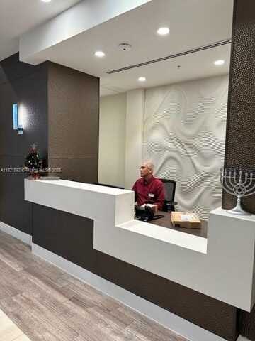 7661 NW 107th Ave, Doral, FL 33178