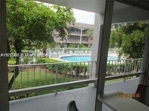 541 Blue Heron Dr, Hallandale Beach, FL 33009