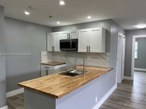 5417 NW 22nd St, Lauderhill, FL 33313