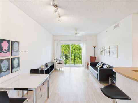 6001 SW 70th St, South Miami, FL 33143