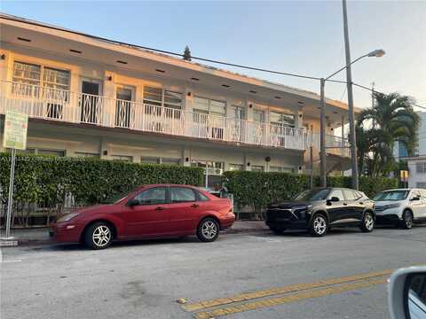 620 76th St, Miami Beach, FL 33141
