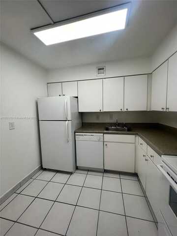4900 NW 79th Ave, Doral, FL 33166