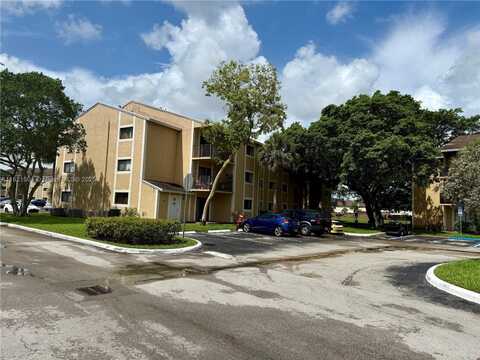 350 W Palm Cir W, Pembroke Pines, FL 33025