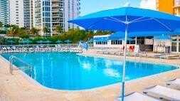 19201 Collins Ave, Sunny Isles Beach, FL 33160