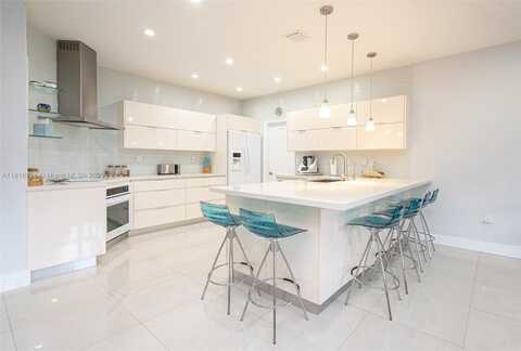 10914 NW 70th St, Doral, FL 33178