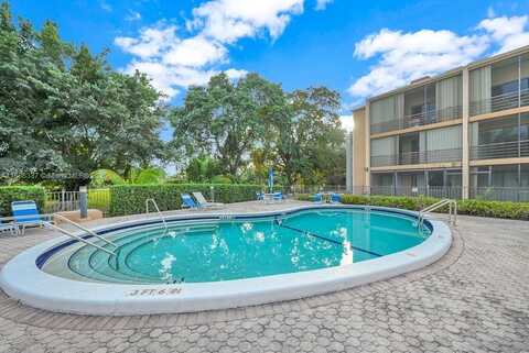 3900 N Hills Dr, Hollywood, FL 33021