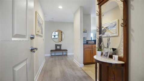 8390 SW 72nd Ave, Miami, FL 33143