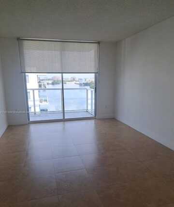 5091 NW 7th St, Miami, FL 33126