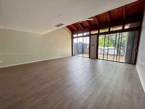 7876 NW 11th Pl, Plantation, FL 33322