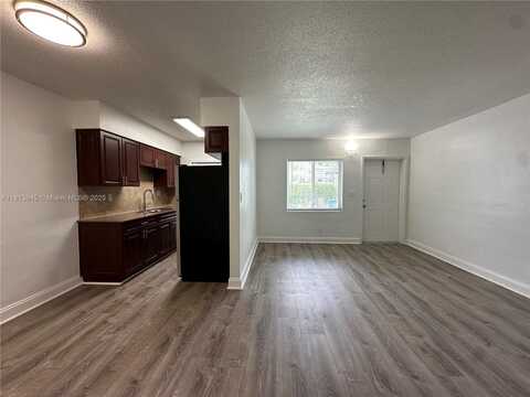 110 NE 19th Ave, Deerfield Beach, FL 33441