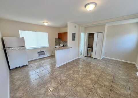 690 NE 85th St, Miami, FL 33138