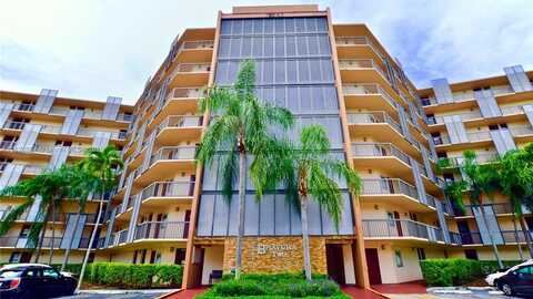 3101 N Country Club Dr, Aventura, FL 33180