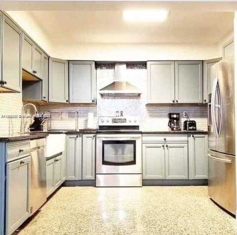 482 NE 8th Ave, Deerfield Beach, FL 33441