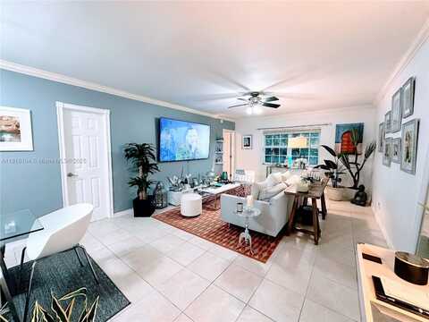 2424 SE 17th St, Fort Lauderdale, FL 33316