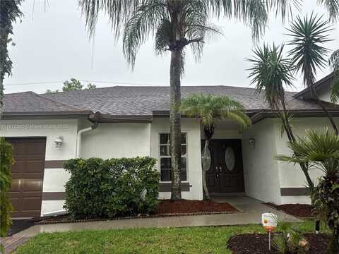 928 SW 149th Ter, Sunrise, FL 33326