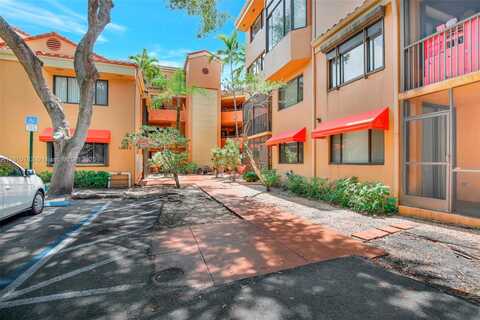 15535 N Miami Lakeway N, Miami Lakes, FL 33014