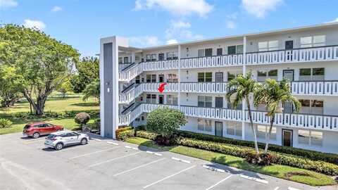 2002 Lyndhurst H, Deerfield Beach, FL 33442