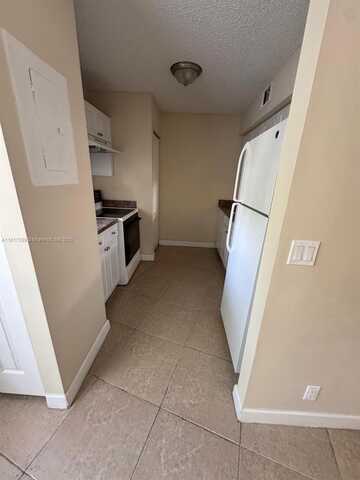 8630 SW 3rd St, Pembroke Pines, FL 33025