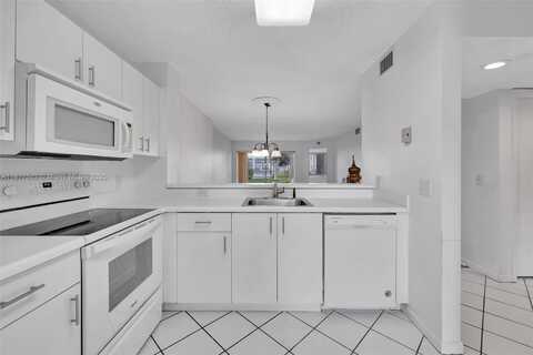 7711 Trent Dr, Tamarac, FL 33321