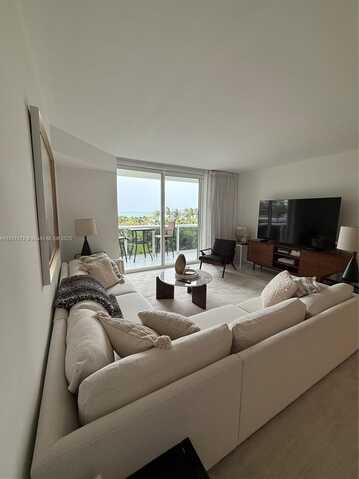 10275 Collins Ave, Bal Harbour, FL 33154