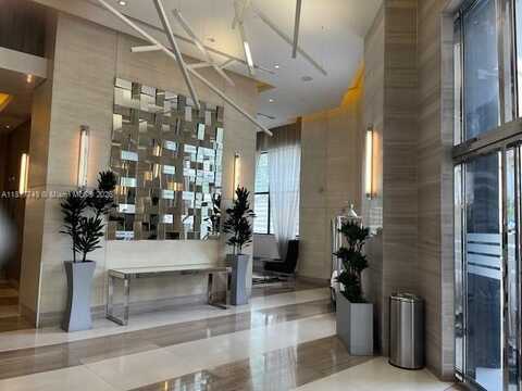 999 SW 1st Ave, Miami, FL 33130