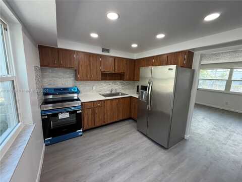 23 SE 12th St, Dania Beach, FL 33004