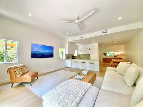 3146 Mcdonald St, Miami, FL 33133