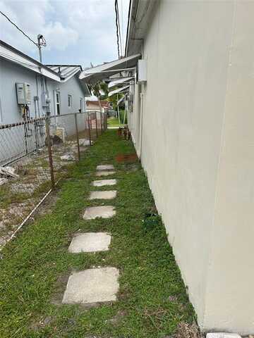 1919 N 38th Ave, Hollywood, FL 33021