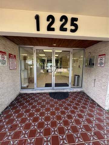 1225 NE 124th St, North Miami, FL 33161