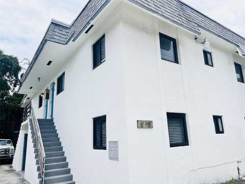 910 SW 4th Ave, Miami, FL 33130