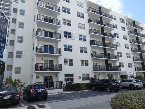 3000 Riomar St, Fort Lauderdale, FL 33304
