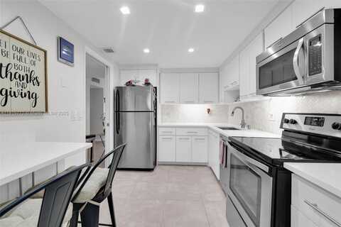 3301 S Palm Aire Dr, Pompano Beach, FL 33069