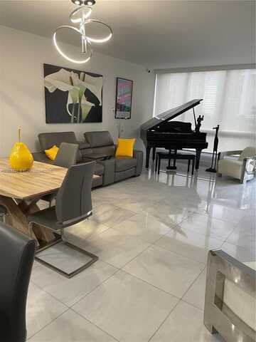 520 Brickell Key Dr, Miami, FL 33131