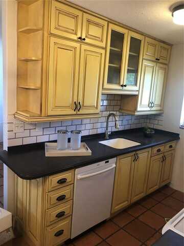 1733 Mayo St, Hollywood, FL 33020