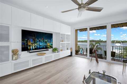 4234 N Ocean Dr, Hollywood, FL 33019