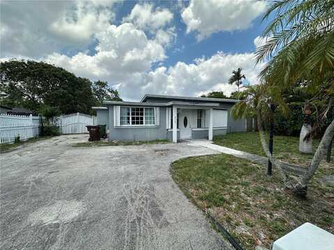 315 W 44th St, Hialeah, FL 33012