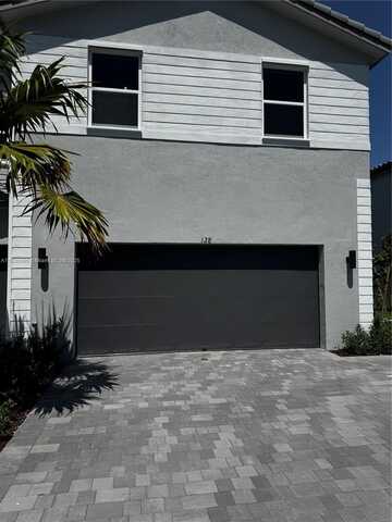128 SW 184 way, Pembroke Pines, FL 33029