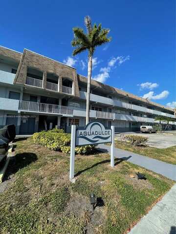 11195 SW 1st St, Sweetwater, FL 33174