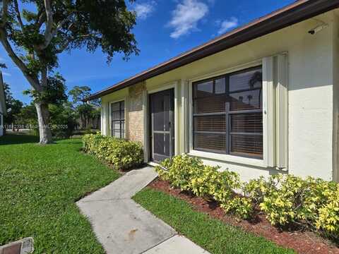 1120 Parkside Green Dr, Green Acres, FL 33415