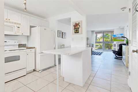 2801 N Pine Island Rd, Sunrise, FL 33322