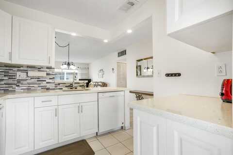4706 NW 36th St, Lauderdale Lakes, FL 33319
