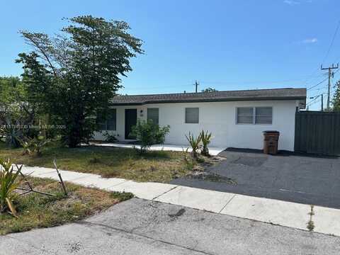 880 NE 49th St, Deerfield Beach, FL 33064