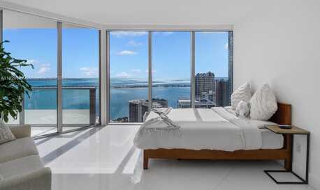 1300 Brickell Bay Dr, Miami, FL 33131