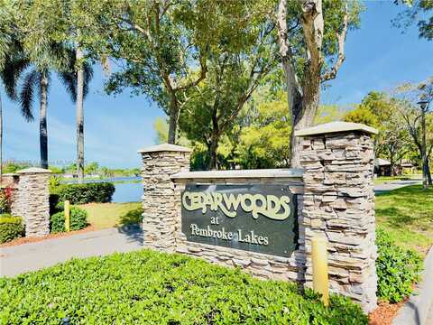 10211 Buttercup Ct, Pembroke Pines, FL 33026