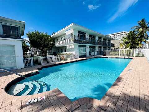 946 Bay Dr, Miami Beach, FL 33141