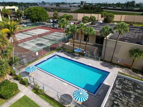 8625 NW 8th St, Miami, FL 33126