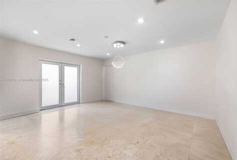 1601 Bay Rd, Miami Beach, FL 33139