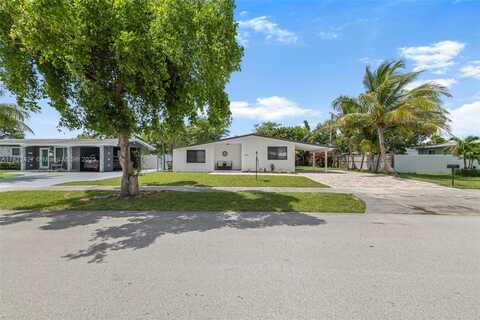 9520 Holiday Rd, Cutler Bay, FL 33157