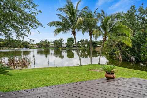 6445 SW 52nd St, Miami, FL 33155